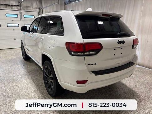 Used 2018 Jeep Grand Cherokee Altitude AWD/4WD image 5