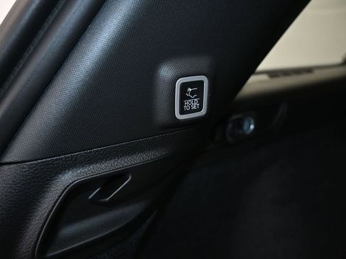 Used 2024 Jeep Grand Cherokee Overland w/ Luxury Tech Group IV image 36