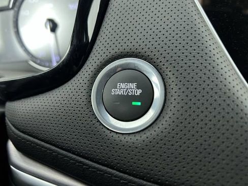 Used 2025 Cadillac XT5 Luxury image 17