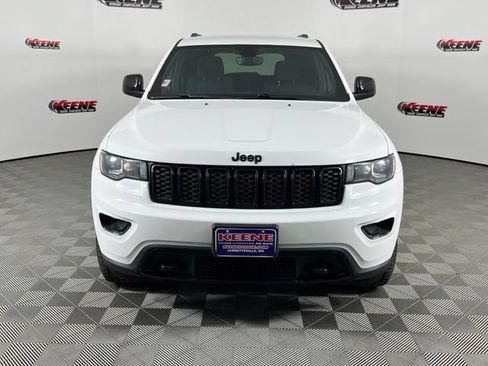 Used 2018 Jeep Grand Cherokee Laredo AWD/4WD image 4