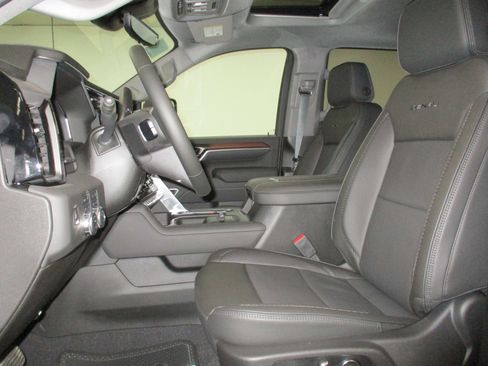 New 2025 GMC Sierra 2500 Denali w/ Technology Package image 17