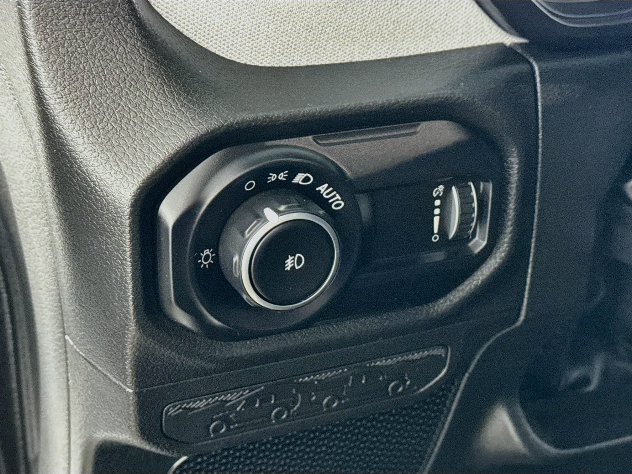 Used 2025 Jeep Wrangler Unlimited Sport AWD/4WD image 12