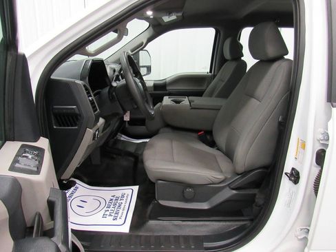 Used 2022 Ford F250 XL w/ Power Equipment Group image 29