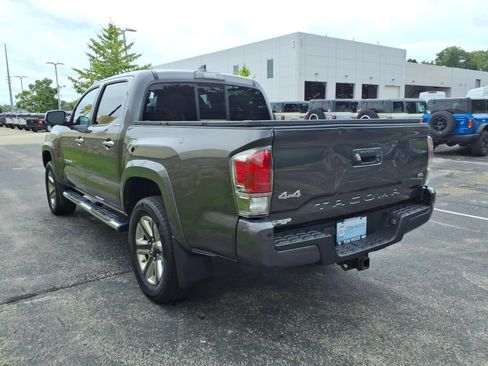 Used 2016 Toyota Tacoma Limited w/ Towing Package AWD/4WD image 8