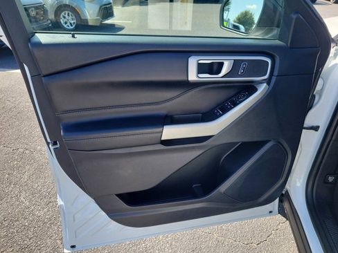 Used 2021 Ford Explorer XLT image 17