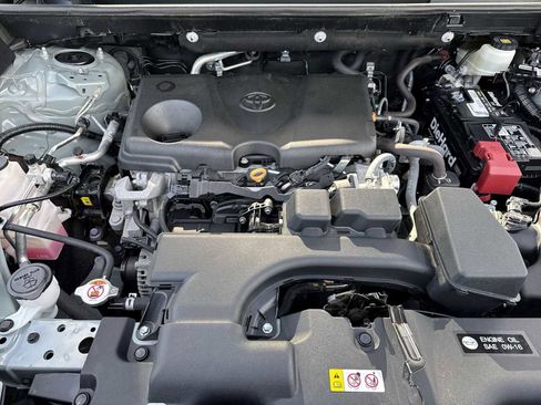 Used 2022 Toyota RAV4 XLE image 13