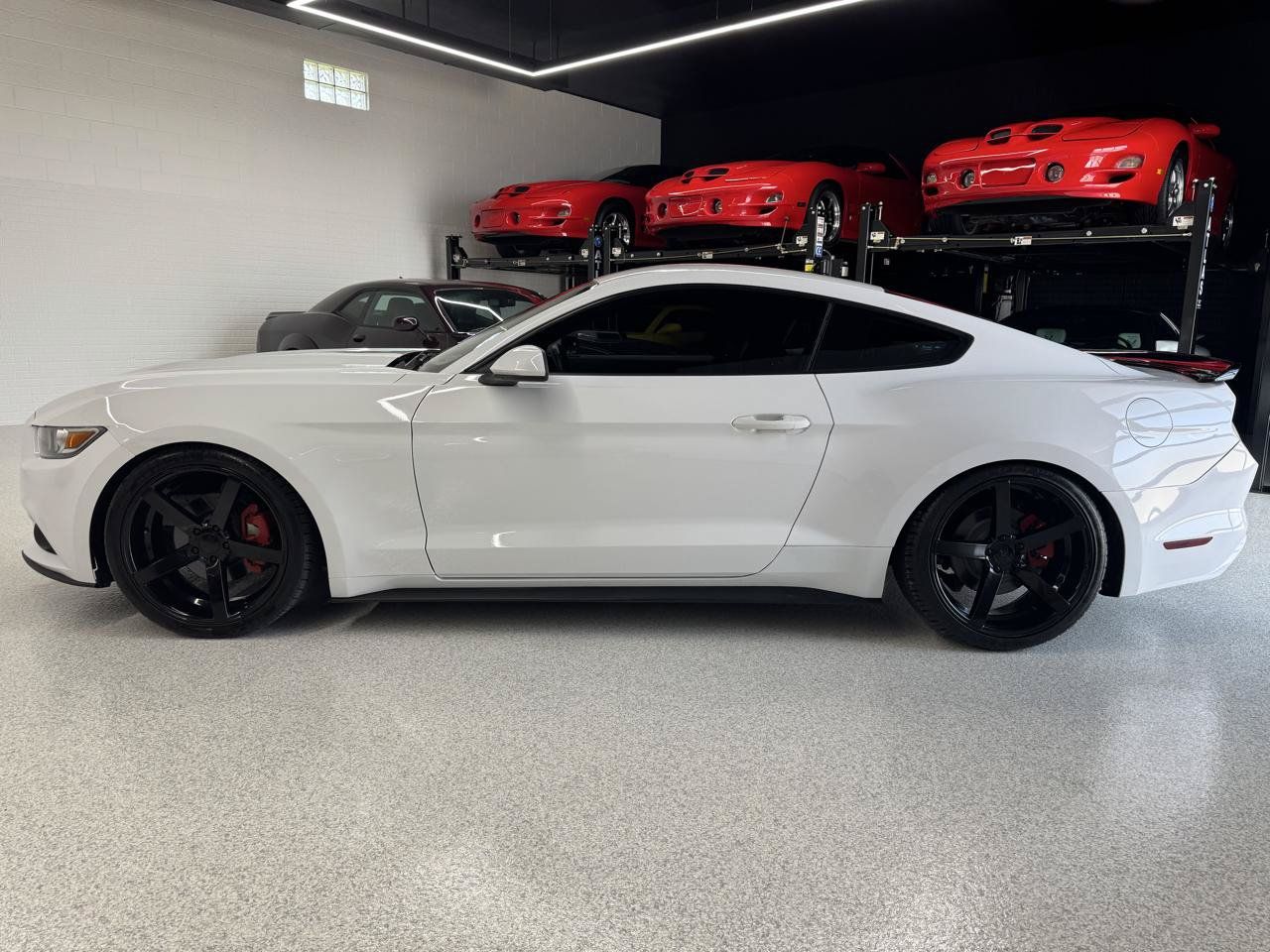 Used 2016 Ford Mustang Coupe RWD image 6