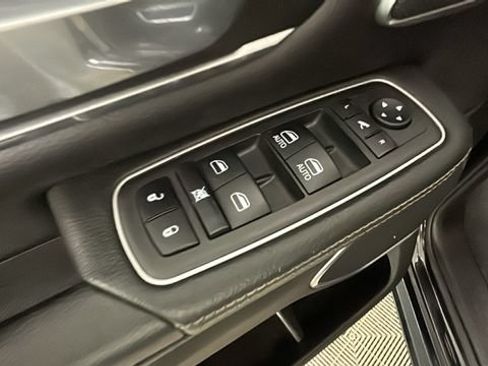 Used 2023 RAM 1500 Laramie AWD/4WD image 10