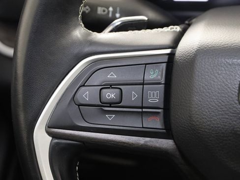 Used 2022 Jeep Grand Cherokee Limited image 37