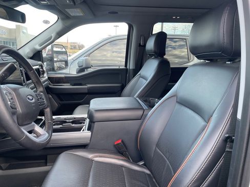 Used 2025 Ford F350 Lariat w/ Lariat Ultimate Package image 3