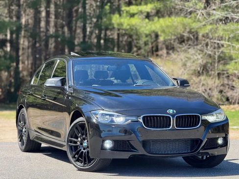 Used 2018 BMW 330i xDrive Sedan AWD/4WD image 2