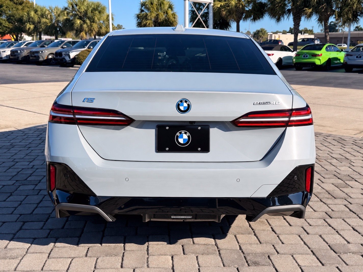 Used 2024 BMW i5 eDrive40i w/ M Sport Package RWD image 10