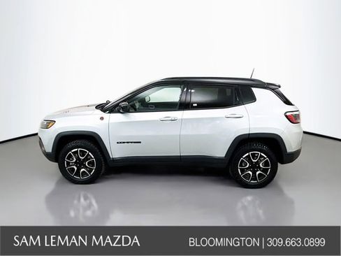 Used 2024 Jeep Compass Trailhawk AWD/4WD image 4