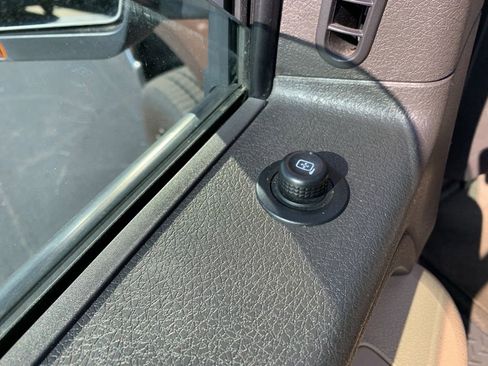 Used 2012 Ford F150 XLT w/ XLT Chrome Pkg image 24