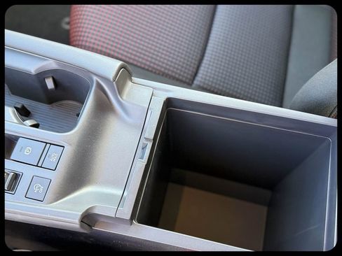 New 2026 Nissan Sentra SR FWD image 41