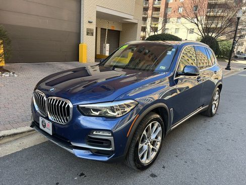 Used 2019 BMW X5 xDrive40i w/ Premium Package AWD/4WD image 3
