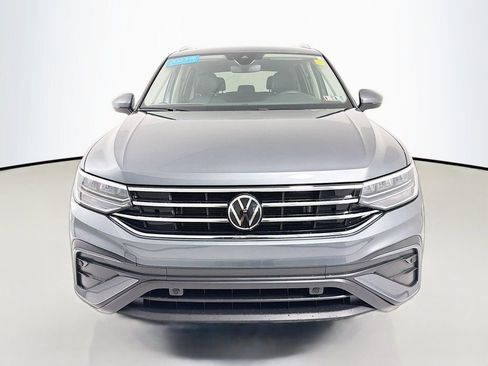 Certified 2023 Volkswagen Tiguan SE w/ Panoramic Sunroof Package image 2