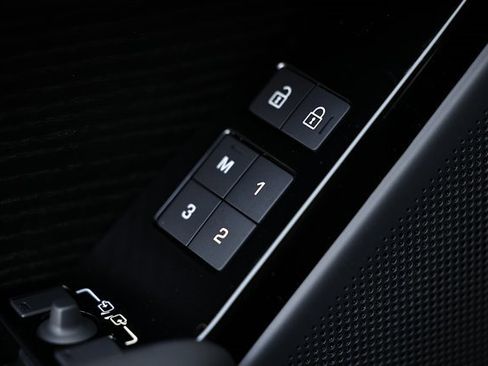 New 2026 Land Rover Range Rover Velar S image 20