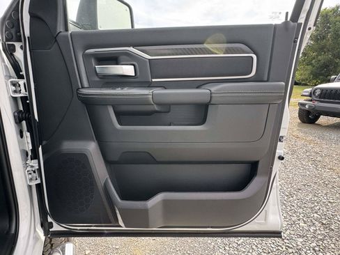 New 2026 RAM 2500 Big Horn AWD/4WD image 18
