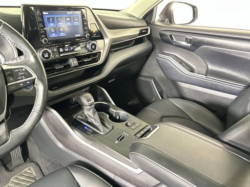 Used 2022 Toyota Highlander XLE image 72