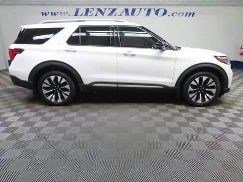 Used 2025 Ford Explorer Platinum w/ LUX Leather Package AWD/4WD image 2