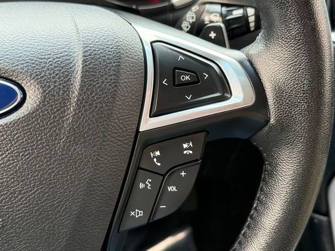 Used 2016 Ford Edge SEL w/ Equipment Group 201A AWD/4WD image 32