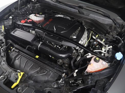 Used 2023 Alfa Romeo Stelvio Veloce image 22