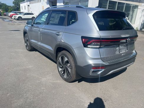 New 2025 Volkswagen Taos SE image 7