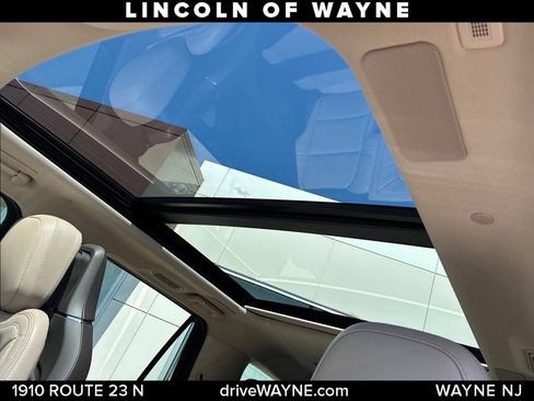 Certified 2024 Lincoln Navigator Reserve AWD/4WD image 15