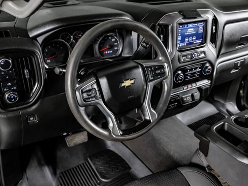 Used 2022 Chevrolet Silverado 2500 Custom w/ Custom Value Package AWD/4WD image 15