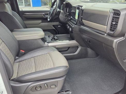 Certified 2025 Chevrolet Silverado 2500 ZR2 w/ Technology Package image 29