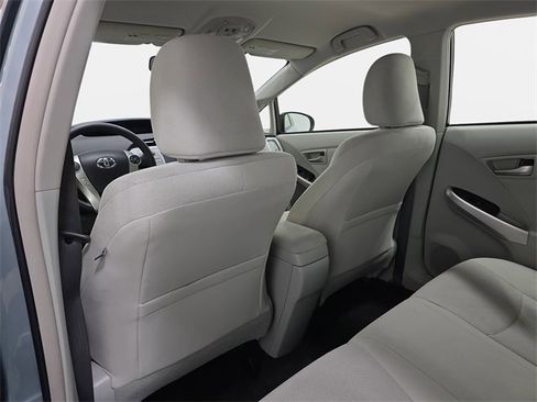 Used 2015 Toyota Prius Two image 12