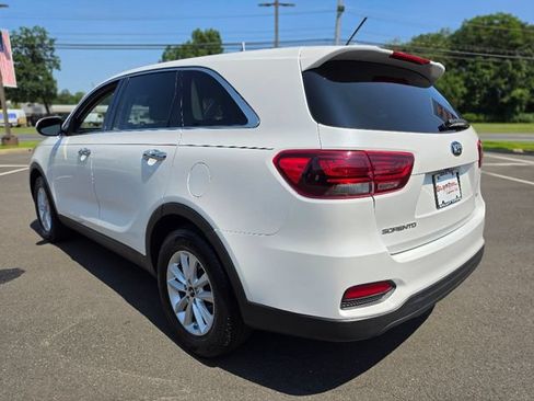Used 2019 Kia Sorento FWD image 5