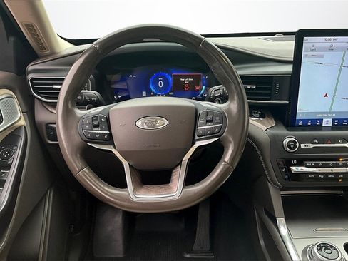 Used 2020 Ford Explorer Platinum w/ Premium Technology Package image 8