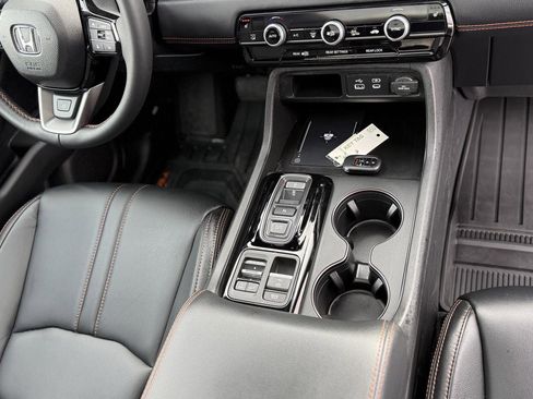 Certified 2025 Honda Pilot TrailSport image 49