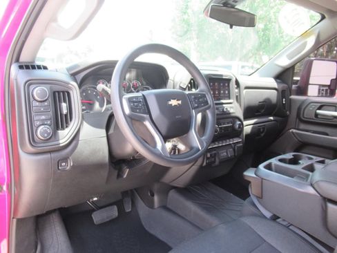 Used 2022 Chevrolet Silverado 2500 Custom w/ Custom Convenience Package AWD/4WD image 17