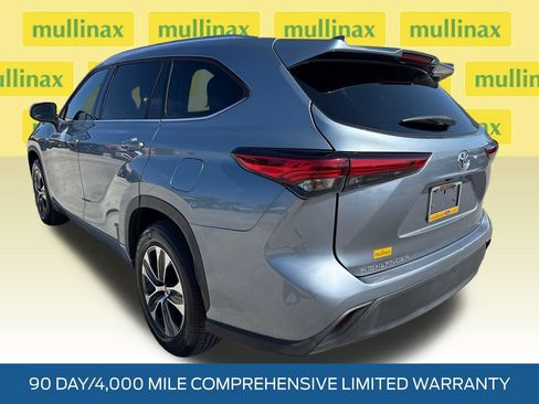 Used 2021 Toyota Highlander XLE FWD image 9
