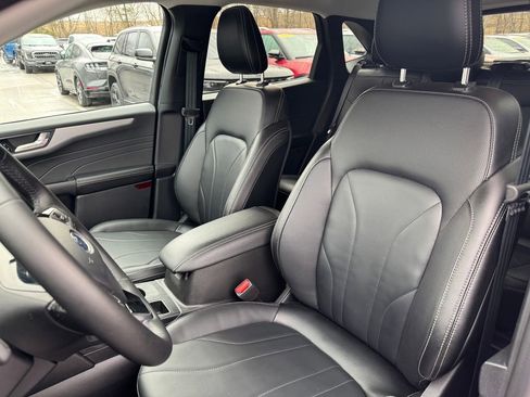 Used 2025 Ford Escape Platinum w/ Premium Technology Package AWD/4WD image 20