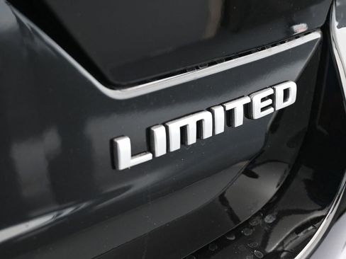 Used 2025 Jeep Grand Cherokee Limited image 27