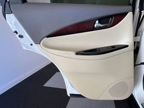 Used 2014 INFINITI QX50 Journey w/ Premium Package image 9