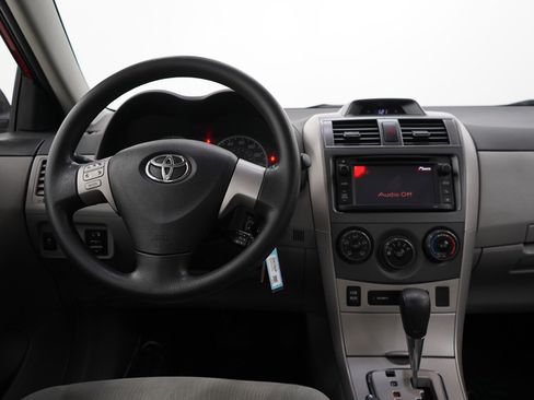 Used 2013 Toyota Corolla LE image 12