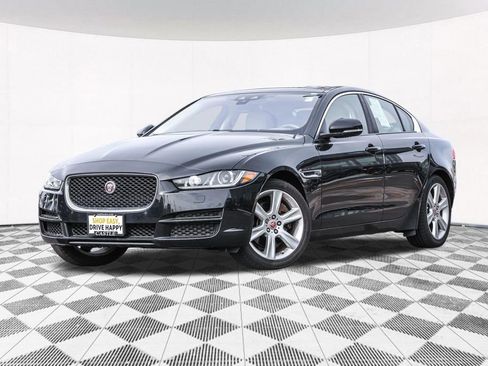 Used 2018 Jaguar XE Premium AWD/4WD image 2