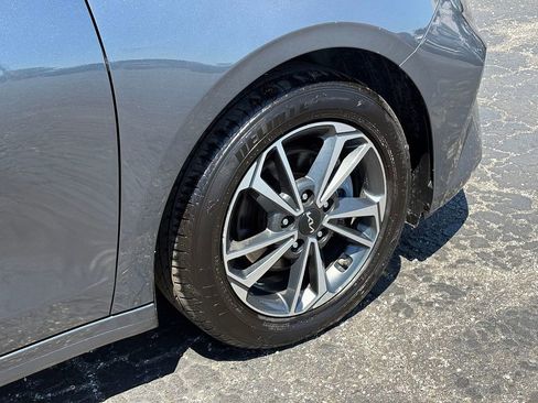 Used 2024 Kia Forte LXS FWD image 9