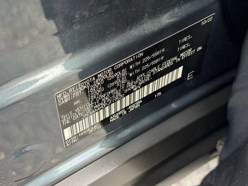 Used 2023 Toyota Venza Limited AWD/4WD image 11