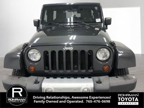 Used 2010 Jeep Wrangler Unlimited Sahara image 9