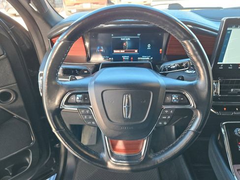 Used 2024 Lincoln Navigator Reserve image 14