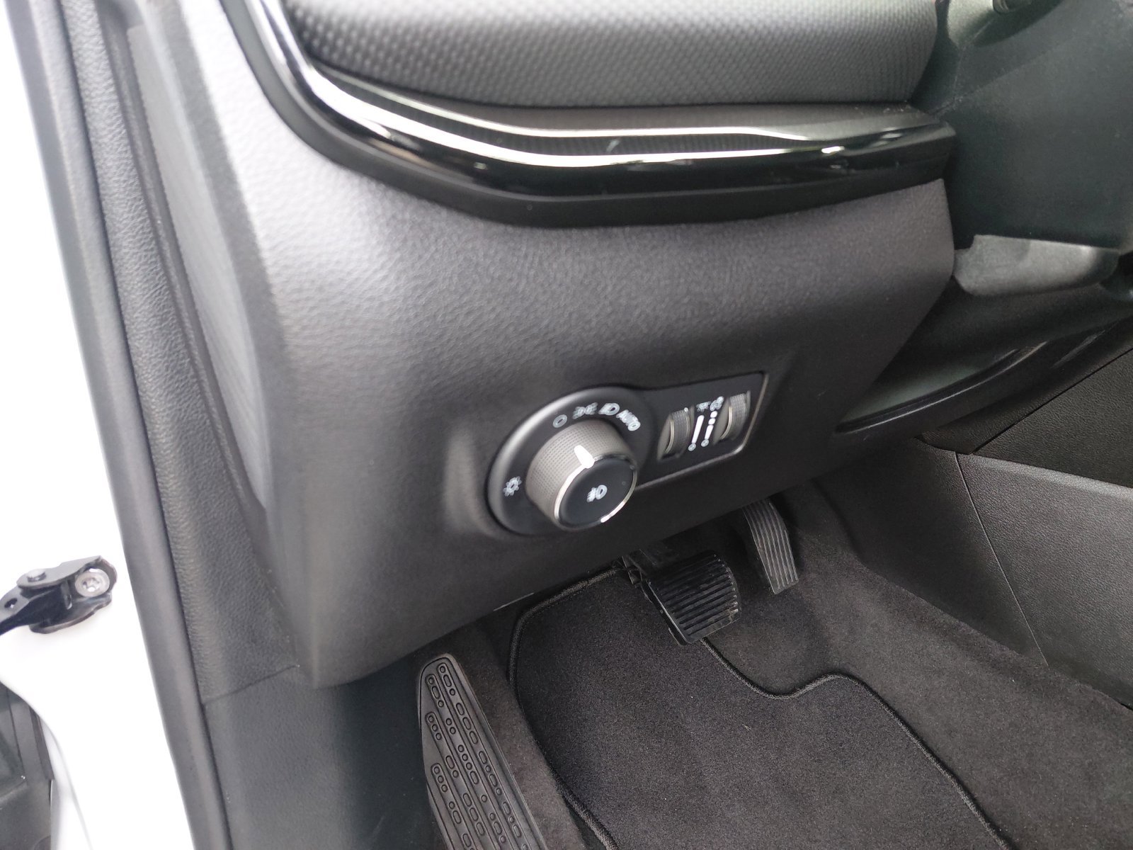 Used 2026 Jeep Compass Limited AWD/4WD image 17