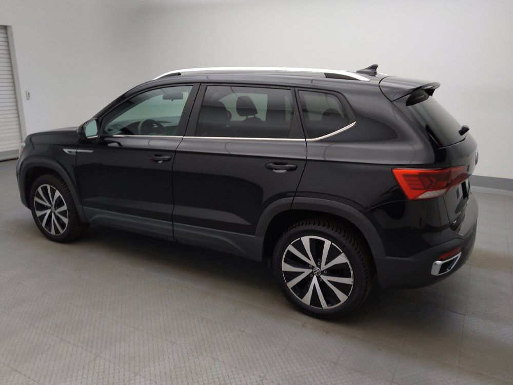 Used 2022 Volkswagen Taos SE FWD image 3