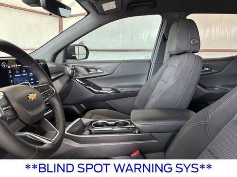 Used 2025 Chevrolet Equinox LT w/ Safety and Technology Package FWD image 16