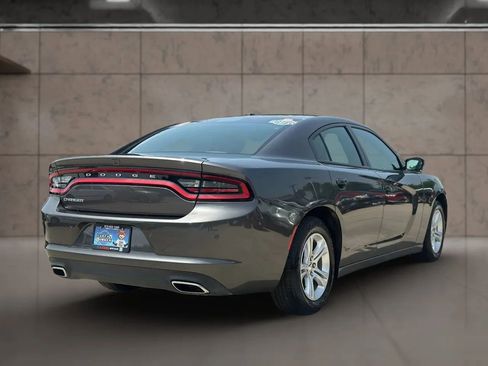 Used 2020 Dodge Charger SXT RWD image 3